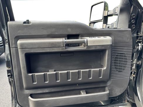 Used 2015 Ford F350 Lariat image 23