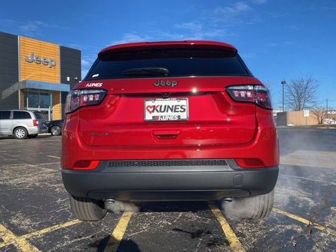 New 2026 Jeep Compass Latitude image 9