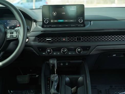 Used 2025 Honda Accord SE image 30