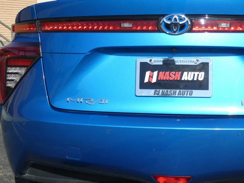 Used 2018 Toyota Mirai image 11