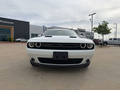 Used 2018 Dodge Challenger R/T image 8
