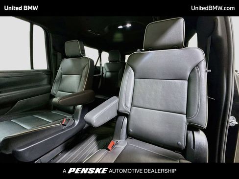 Used 2023 GMC Yukon XL SLT w/ SLT Premium Package AWD/4WD image 13