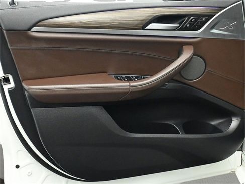 Used 2018 BMW X3 M40i w/ Premium Package image 9