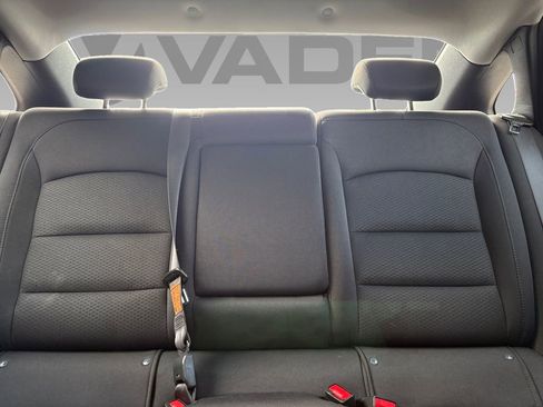 Used 2025 Chevrolet Malibu LT image 2