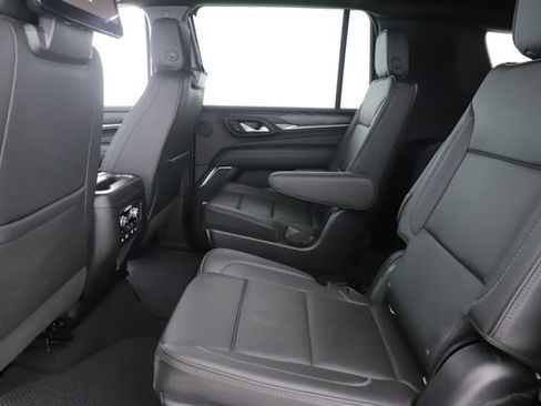 Used 2022 GMC Yukon XL Denali w/ Denali Ultimate Package AWD/4WD image 31