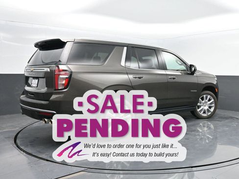 Used 2021 Chevrolet Tahoe High Country w/ Premium Package image 2