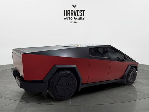 Used 2024 Tesla Cybertruck AWD Crew Cab image 7