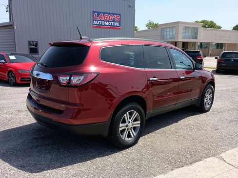 Used 2017 Chevrolet Traverse LT AWD/4WD image 3