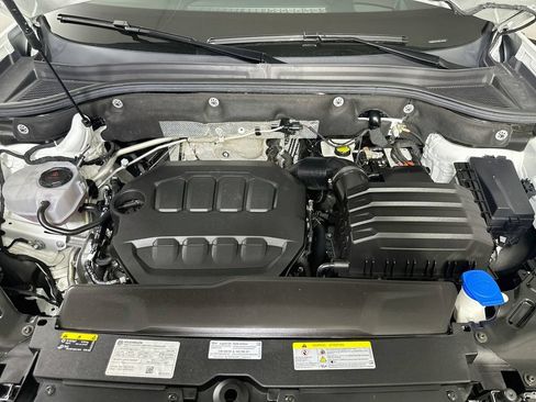 Used 2025 Volkswagen Atlas Cross Sport SEL AWD/4WD image 9