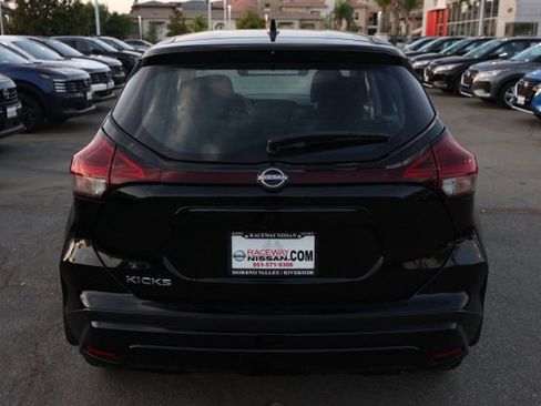 New 2025 Nissan Kicks Play S image 5