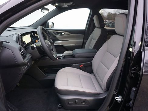Used 2025 Chevrolet Traverse LT w/ LPO, Floor Liner Package image 10