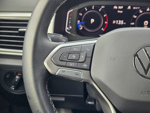 Used 2023 Volkswagen Atlas SE image 39