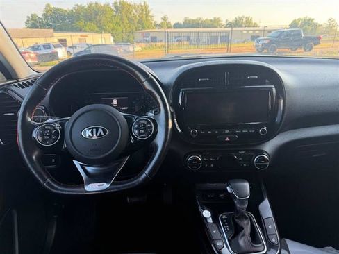 Used 2020 Kia Soul GT-Line Turbo FWD image 11