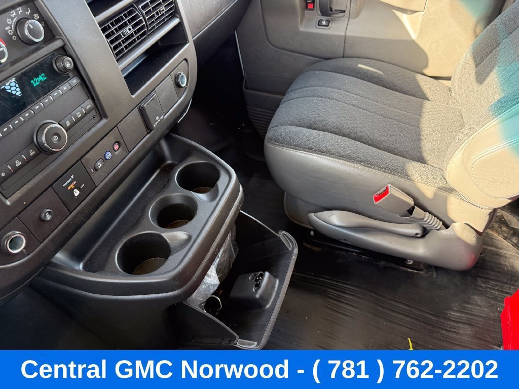 Used 2025 GMC Savana 2500 w/ Driver Convenience Package RWD image 18