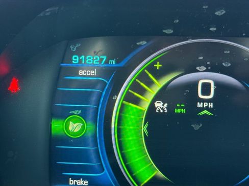 Used 2017 Chevrolet Volt Premier w/ Driver Confidence II Package image 13