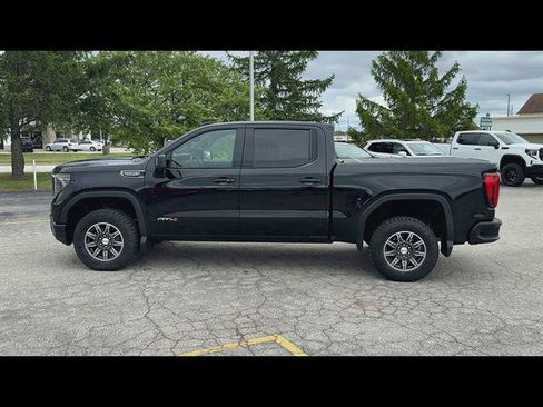 Used 2024 GMC Sierra 1500 AT4 w/ Technology Package AWD/4WD image 33