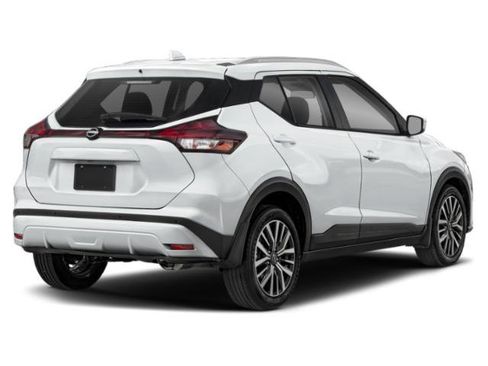 Used 2024 Nissan Kicks SV FWD image 2