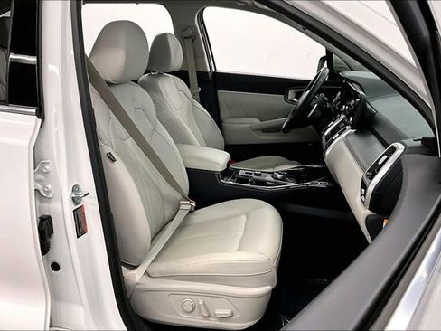 Used 2023 Kia Sorento SX Prestige image 8