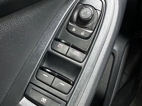 Used 2024 Subaru Crosstrek 2.0i Premium image 17