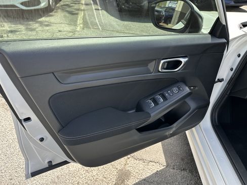 Used 2023 Honda Civic LX image 10
