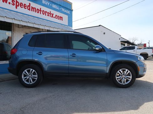 Used 2017 Volkswagen Tiguan S image 4