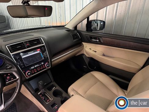 Used 2019 Subaru Outback 2.5i Limited w/ Popular Package #2 image 11