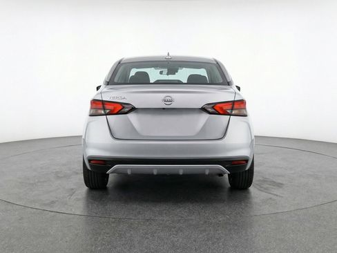 Used 2025 Nissan Versa SV image 7