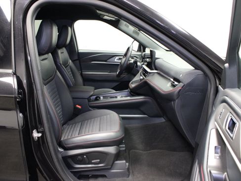 Used 2025 Ford Explorer ST-Line AWD/4WD image 16