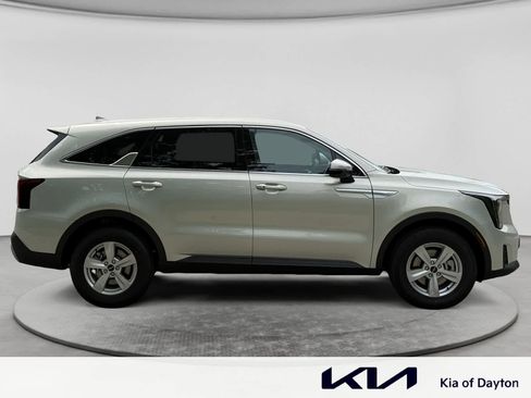 New 2026 Kia Sorento LX FWD image 4