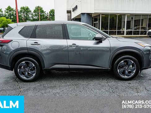 Used 2025 Nissan Rogue SV FWD image 9