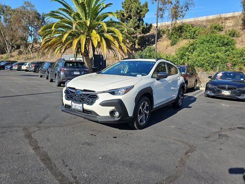 Used 2024 Subaru Crosstrek 2.0i Premium w/ Crosstrek Mirror Package AWD/4WD image 3