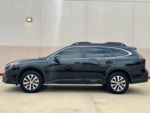 Used 2024 Subaru Outback Premium AWD/4WD image 2