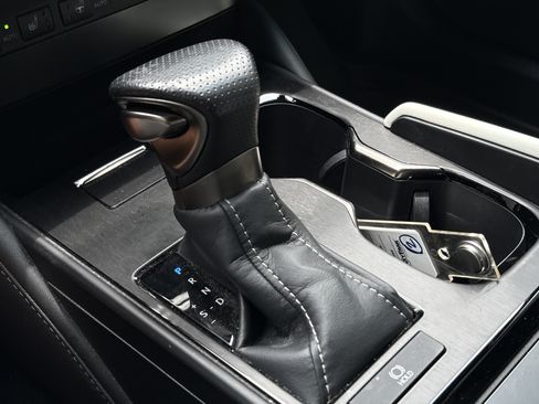 Used 2023 Lexus ES 350 F Sport w/ Accessory Package (Z1) FWD image 10