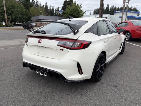 Used 2024 Honda Civic Type R image 10