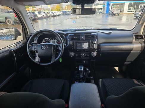 Certified 2018 Toyota 4Runner TRD Off-Road image 19