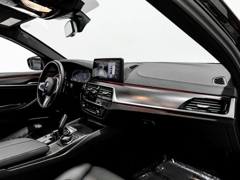 Used 2023 BMW M550i xDrive image 12