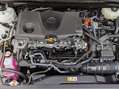 Used 2025 Toyota Camry SE FWD image 27
