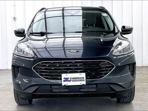 Used 2022 Ford Escape SE w/ SE Sport Appearance Package AWD/4WD image 3