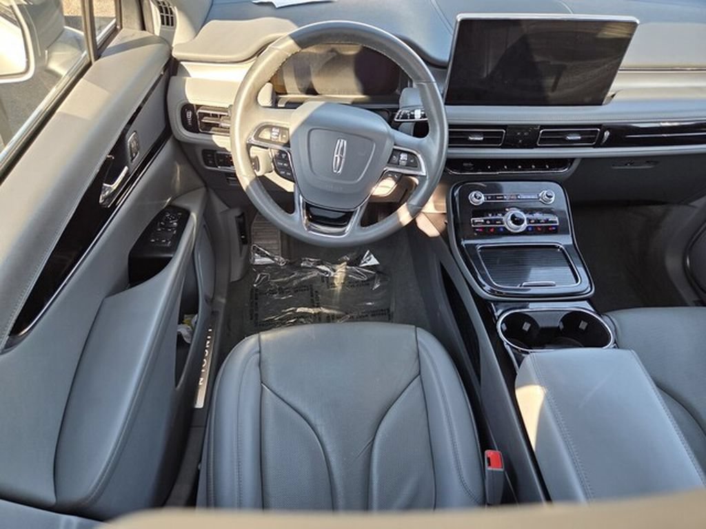Used 2023 Lincoln Nautilus Reserve w/ Cargo Utility Package AWD/4WD image 8