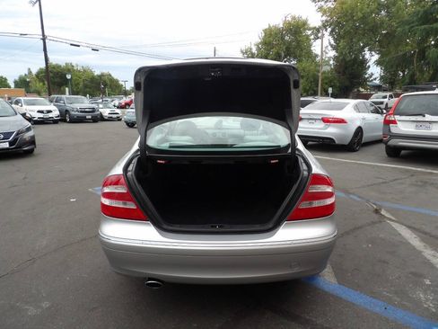 Used 2003 Mercedes-Benz CLK 320 Coupe image 11