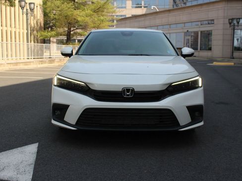 Used 2022 Honda Civic Touring image 3