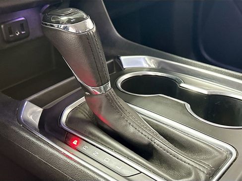 Used 2019 Chevrolet Traverse LT image 17