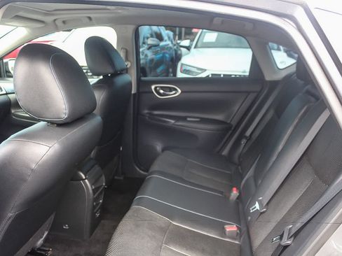 Used 2019 Nissan Sentra SR w/ Premium Package (SR) FWD image 22
