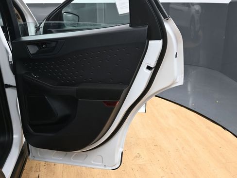 Used 2020 Ford Escape S image 37