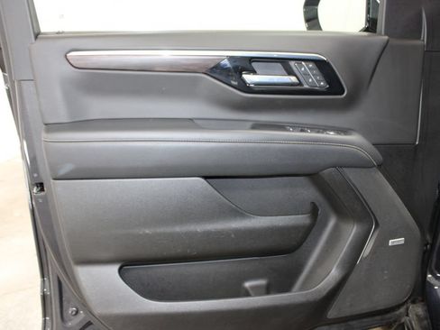 Used 2025 Chevrolet Tahoe Premier RWD image 21