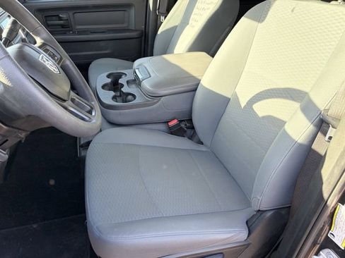 Used 2018 RAM 3500 Tradesman w/ Chrome Appearance Group RWD image 3