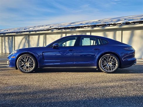 Certified 2023 Porsche Panamera 4 Platinum Edition image 2