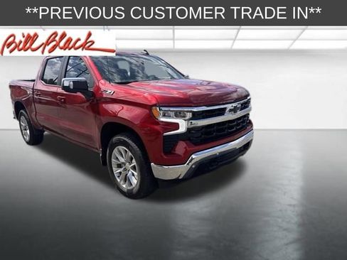 Used 2024 Chevrolet Silverado 1500 LT w/ Z71 Off-Road Package AWD/4WD image 5