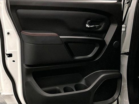 Used 2024 Nissan Titan PRO-4X w/ Pro-4x Convenience Package image 20