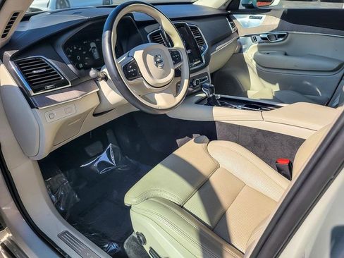 Used 2022 Volvo XC90 T6 Inscription w/ Lounge Package image 10